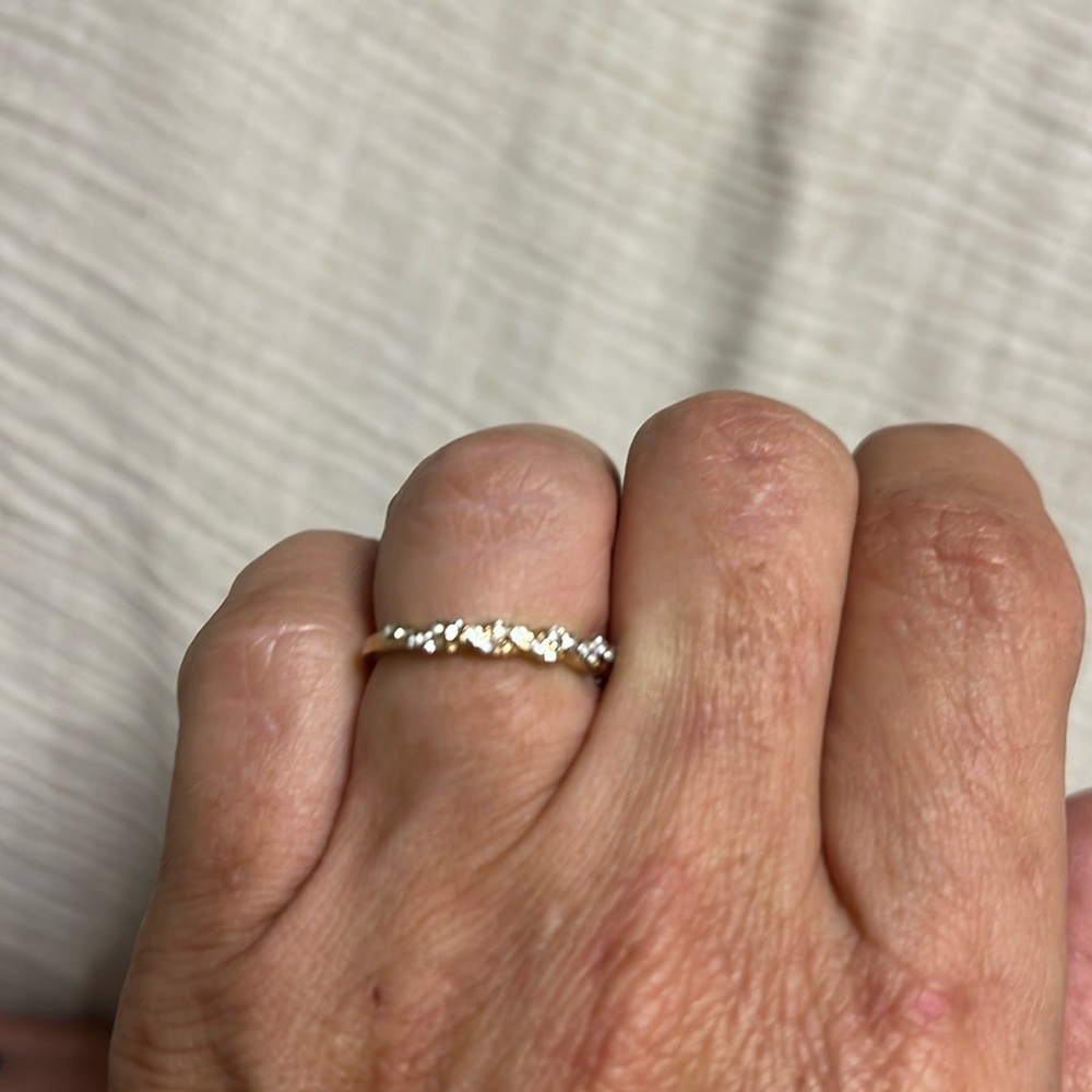 Costume gold and cz band ring